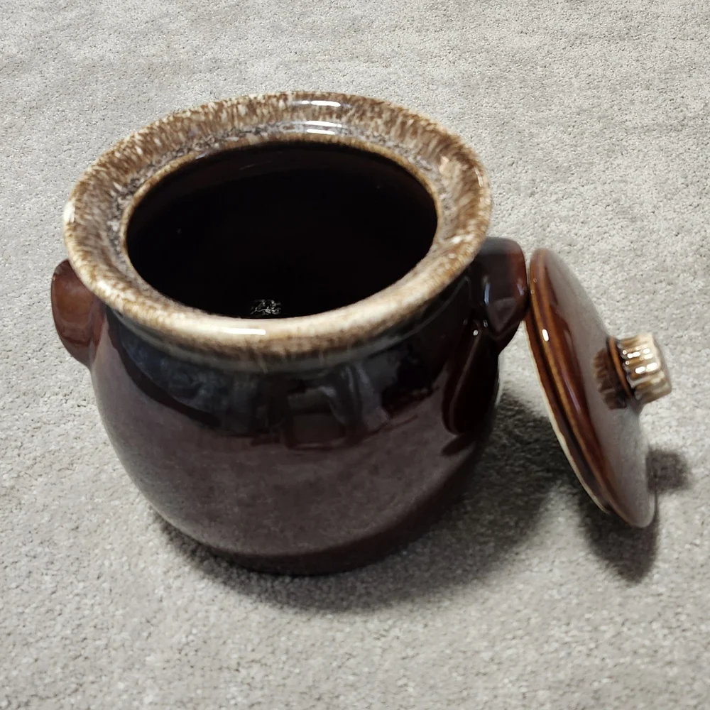 Vintage Hull Oven Proof Drip Glaze Bean Pot with Lid Made In‎ USA